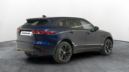 F-Pace 1