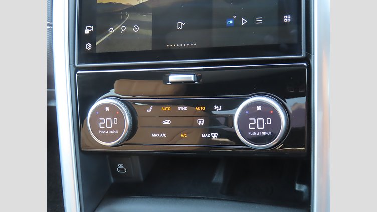 2024 認定中古車 Land Rover Discovery サントリーニブラック D300マイルドハイブリッド（ディーゼル） スタンダードホイールベース Dynamic HSE