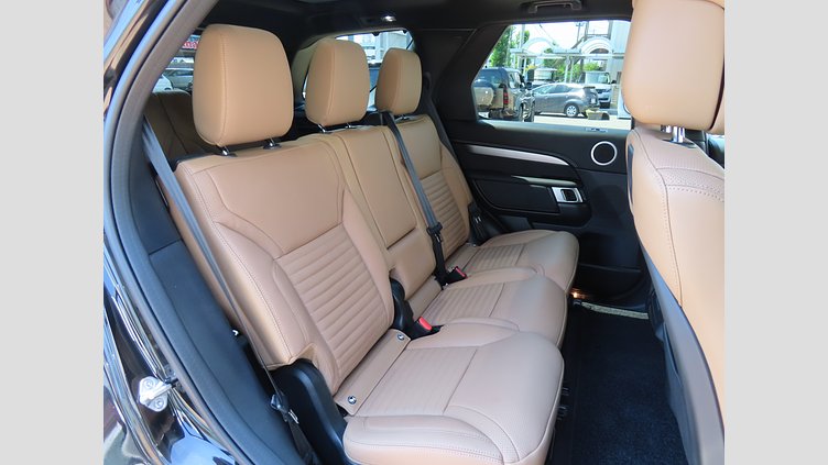 2024 認定中古車 Land Rover Discovery サントリーニブラック D300マイルドハイブリッド（ディーゼル） スタンダードホイールベース Dynamic HSE