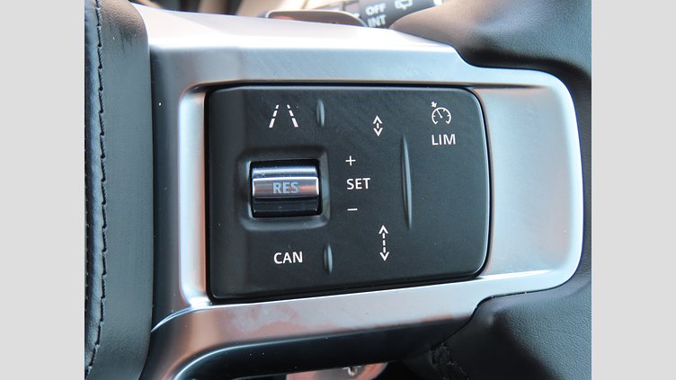 2024 認定中古車 Land Rover Discovery サントリーニブラック D300マイルドハイブリッド（ディーゼル） スタンダードホイールベース Dynamic HSE