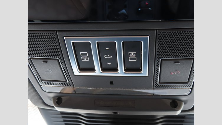 2024 認定中古車 Land Rover Discovery サントリーニブラック D300マイルドハイブリッド（ディーゼル） スタンダードホイールベース Dynamic HSE