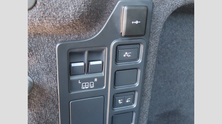2024 認定中古車 Land Rover Discovery サントリーニブラック D300マイルドハイブリッド（ディーゼル） スタンダードホイールベース Dynamic HSE