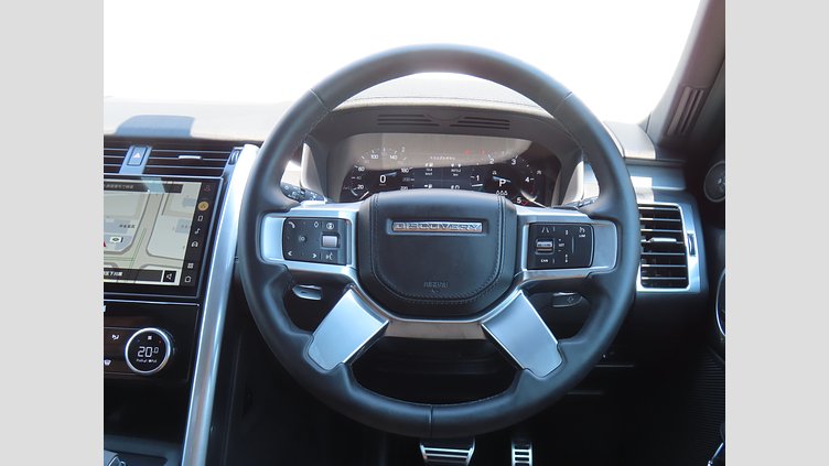 2024 認定中古車 Land Rover Discovery サントリーニブラック D300マイルドハイブリッド（ディーゼル） スタンダードホイールベース Dynamic HSE