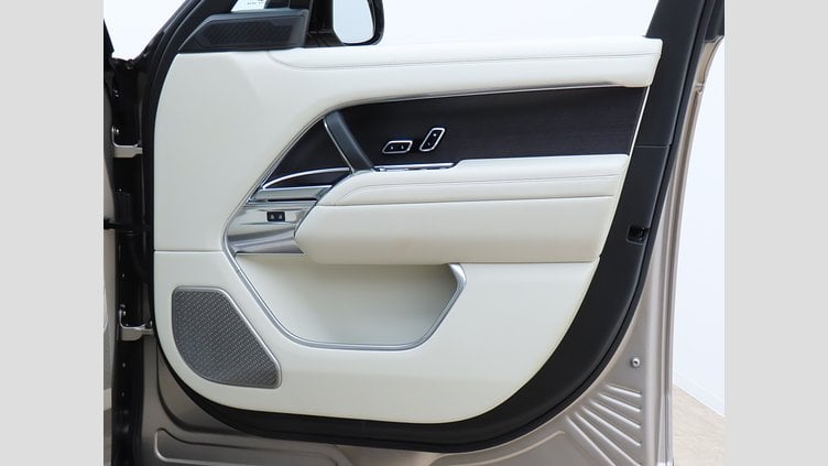 2024 認定中古車 Land Rover Range Rover バトゥミゴールド D300 AWD MHEV（AT）  Autobiography