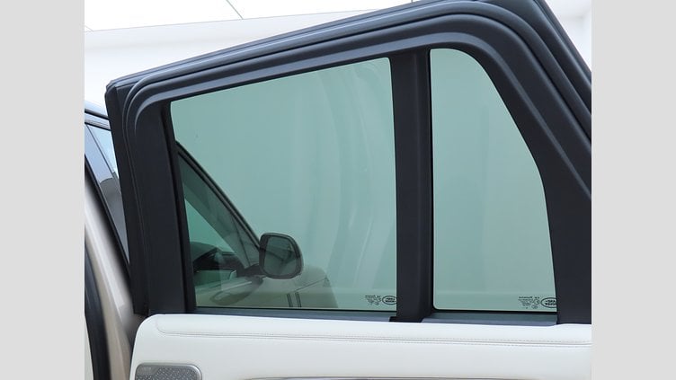 2024 認定中古車 Land Rover Range Rover バトゥミゴールド D300 AWD MHEV（AT）  Autobiography