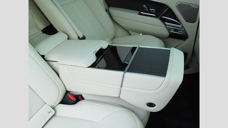 2024 認定中古車 Land Rover Range Rover バトゥミゴールド D300 AWD MHEV（AT）  Autobiography