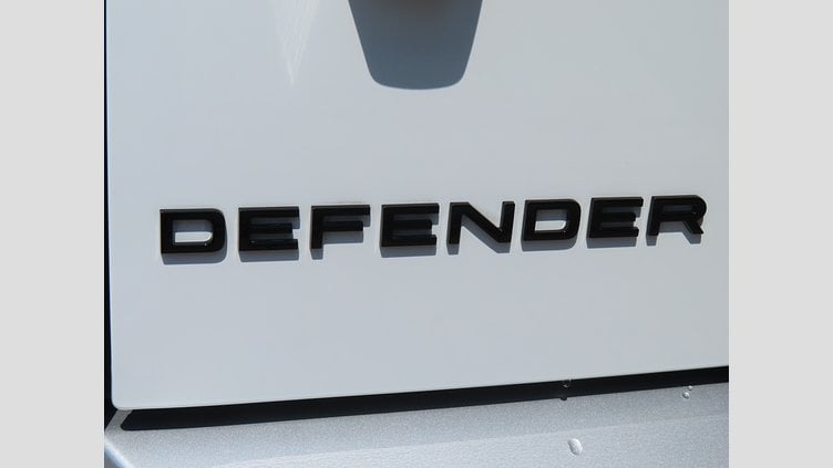 2024 認定中古車 Land Rover Defender 90 フジホワイト P300 AWD（AT） S
