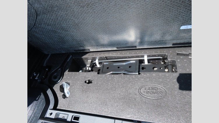 2024 認定中古車 Land Rover Defender 90 フジホワイト P300 AWD（AT） S