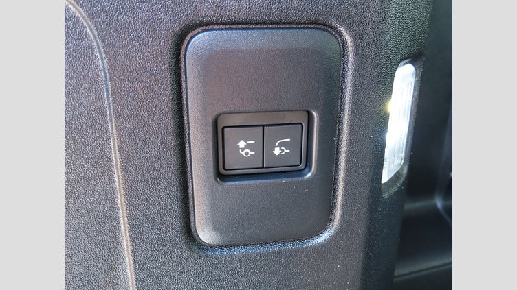 2024 認定中古車 Land Rover Defender 90 フジホワイト P300 AWD（AT） S