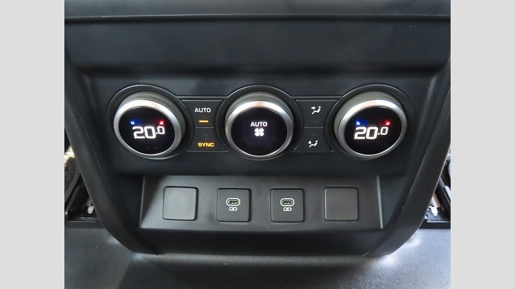2024 認定中古車 Land Rover Defender 90 フジホワイト P300 AWD（AT） S