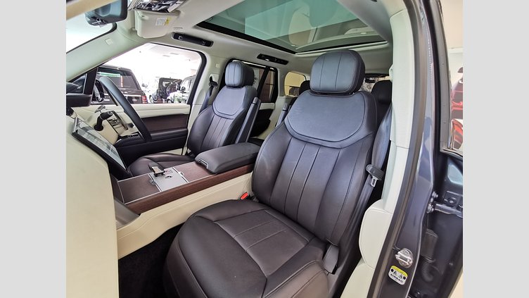 2024 認定中古車 Land Rover Range Rover ヴァレジネブルー D300 AWD MHEV（AT） スタンダードホイールベース HSE