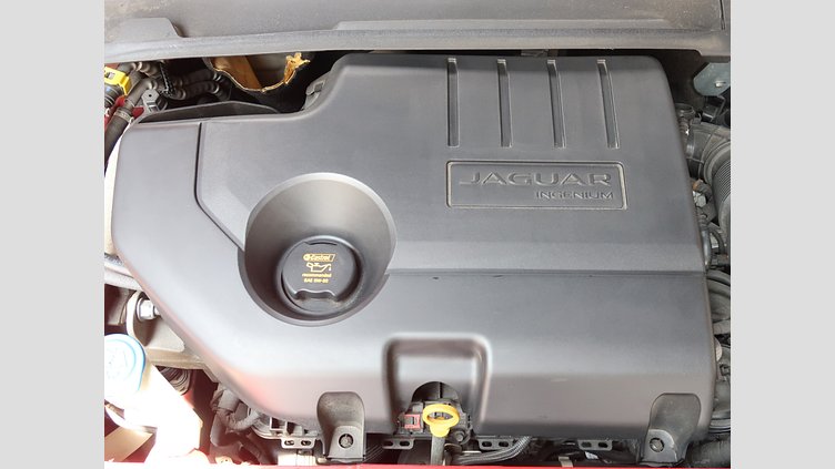 2018 認定中古車 Jaguar E-Pace フィレンツェ レッド D180 オートマチック全輪駆動 S