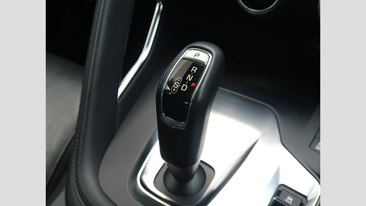 2018 認定中古車 Jaguar E-Pace フィレンツェ レッド D180 オートマチック全輪駆動 S