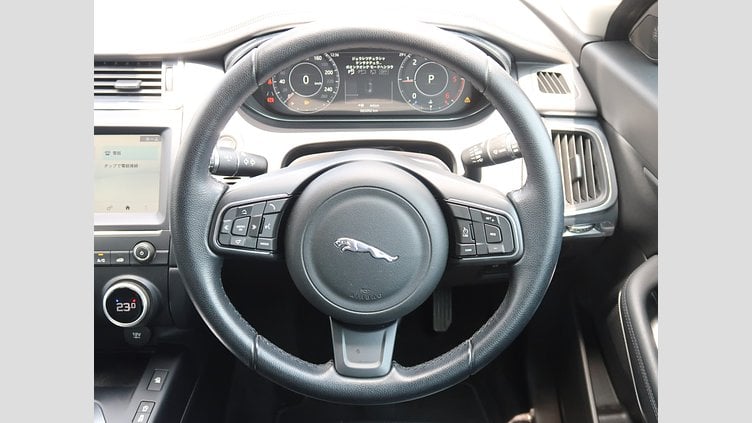 2018 認定中古車 Jaguar E-Pace フィレンツェ レッド D180 オートマチック全輪駆動 S