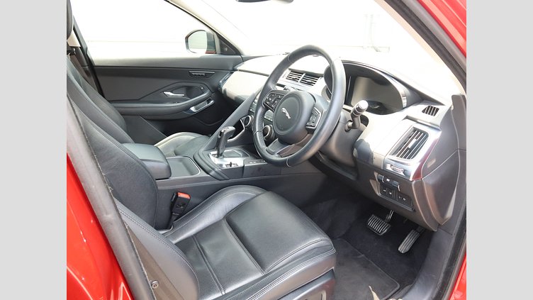 2018 認定中古車 Jaguar E-Pace フィレンツェ レッド D180 オートマチック全輪駆動 S
