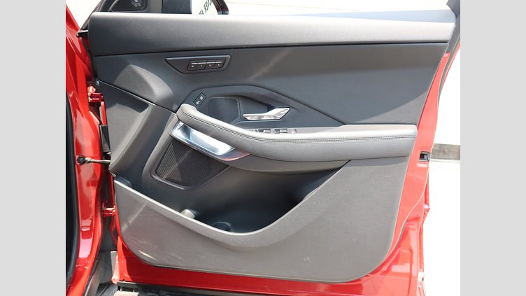 2018 認定中古車 Jaguar E-Pace フィレンツェ レッド D180 オートマチック全輪駆動 S