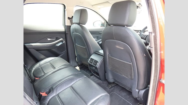 2018 認定中古車 Jaguar E-Pace フィレンツェ レッド D180 オートマチック全輪駆動 S