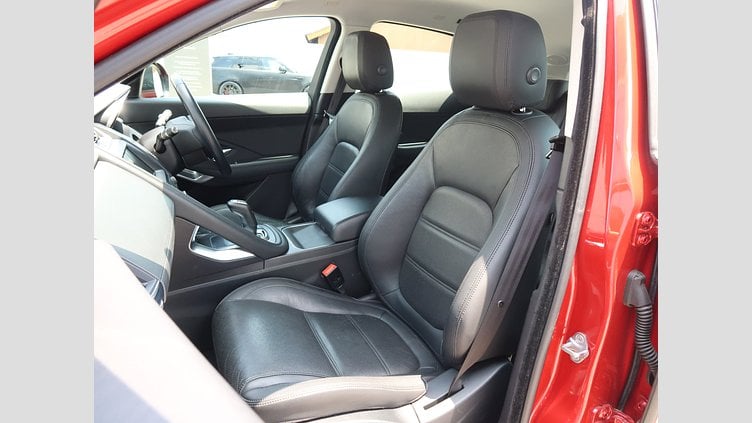 2018 認定中古車 Jaguar E-Pace フィレンツェ レッド D180 オートマチック全輪駆動 S