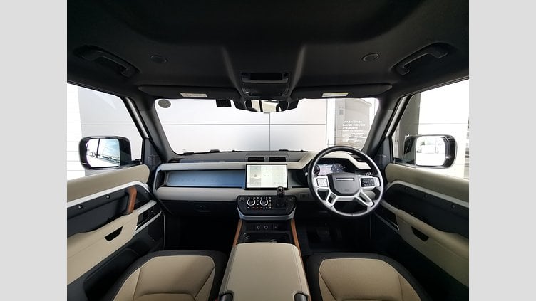 2023 認定中古車 Land Rover Defender 110 フジホワイト D300 AWD（AT） X-DYNAMIC SE
