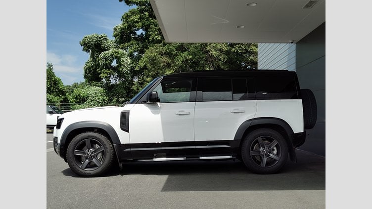 2023 認定中古車 Land Rover Defender 110 フジホワイト D300 AWD（AT） X-DYNAMIC SE
