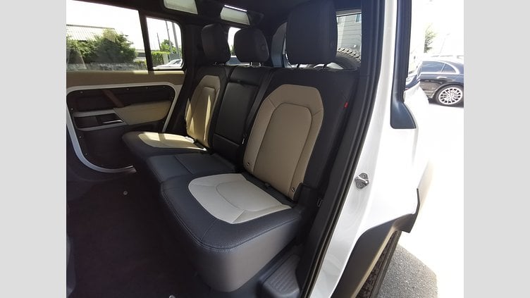 2023 認定中古車 Land Rover Defender 110 フジホワイト D300 AWD（AT） X-DYNAMIC SE