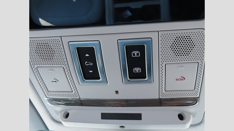 2025 認定中古車 Land Rover Defender 110 タスマンブルー D350 ディーゼルマイルドハイブリッド X-Dynamic HSE