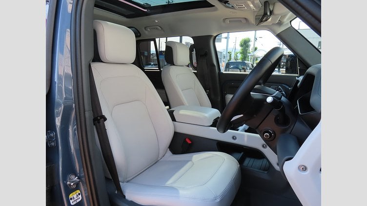 2025 認定中古車 Land Rover Defender 110 タスマンブルー D350 ディーゼルマイルドハイブリッド X-Dynamic HSE