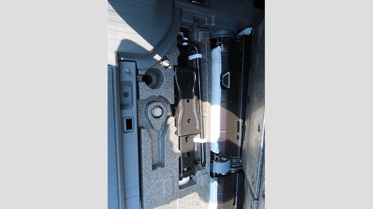 2025 認定中古車 Land Rover Defender 110 タスマンブルー D350 ディーゼルマイルドハイブリッド X-Dynamic HSE