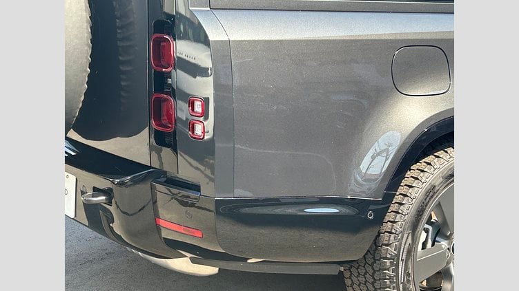 2024 認定中古車 Land Rover Defender 130 カルパチアングレイ D300 AWD（AT） X-DYNAMIC HSE