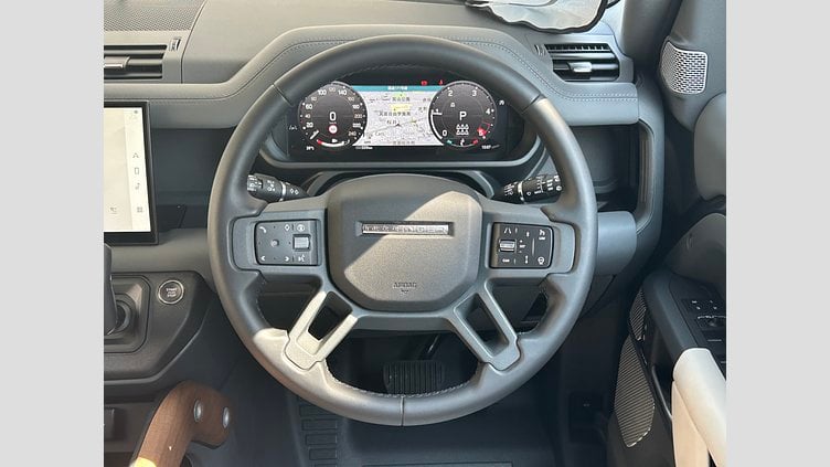 2024 認定中古車 Land Rover Defender 130 カルパチアングレイ D300 AWD（AT） X-DYNAMIC HSE