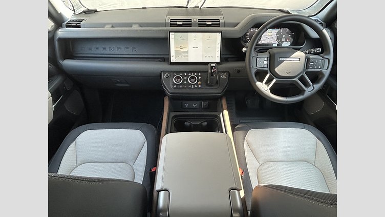 2024 認定中古車 Land Rover Defender 130 カルパチアングレイ D300 AWD（AT） X-DYNAMIC HSE