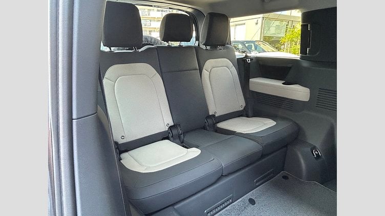2024 認定中古車 Land Rover Defender 130 カルパチアングレイ D300 AWD（AT） X-DYNAMIC HSE