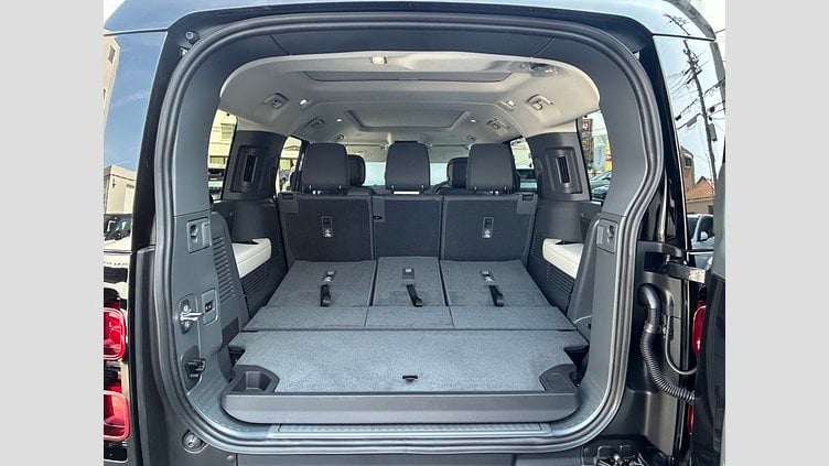 2024 認定中古車 Land Rover Defender 130 カルパチアングレイ D300 AWD（AT） X-DYNAMIC HSE