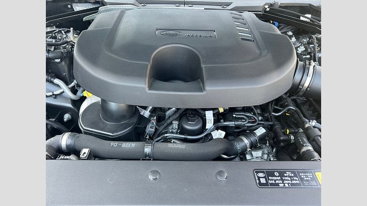 2024 認定中古車 Land Rover Defender 130 カルパチアングレイ D300 AWD（AT） X-DYNAMIC HSE