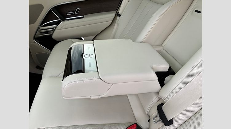 2025 認定中古車 Land Rover Range Rover バトゥミゴールド D350 AWD MHEV（AT） スタンダードホイールベース SE