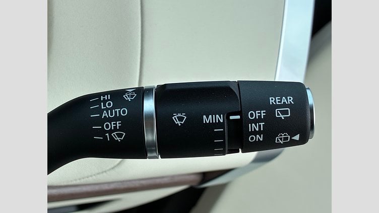 2025 認定中古車 Land Rover Range Rover バトゥミゴールド D350 AWD MHEV（AT） スタンダードホイールベース SE