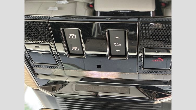 2025 認定中古車 Land Rover Range Rover バトゥミゴールド D350 AWD MHEV（AT） スタンダードホイールベース SE