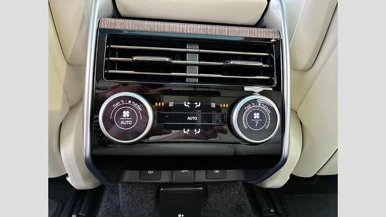 2025 認定中古車 Land Rover Range Rover バトゥミゴールド D350 AWD MHEV（AT） スタンダードホイールベース SE