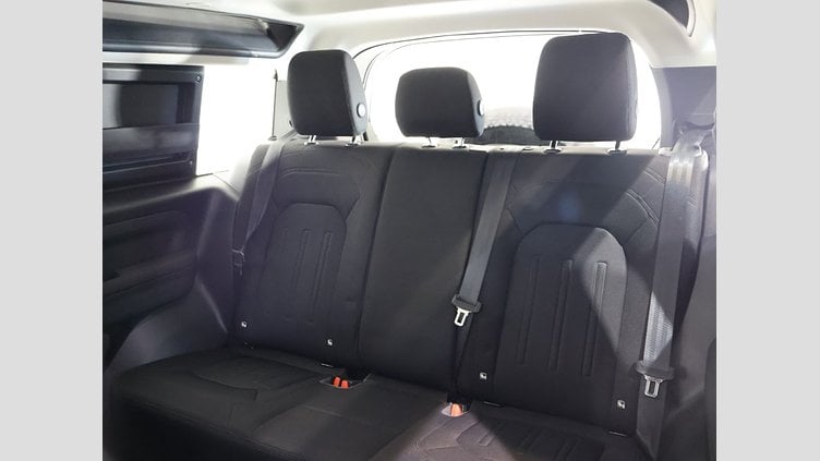 2021 認定中古車 Land Rover Defender 90 フジホワイト P300 AWD（AT） BASE