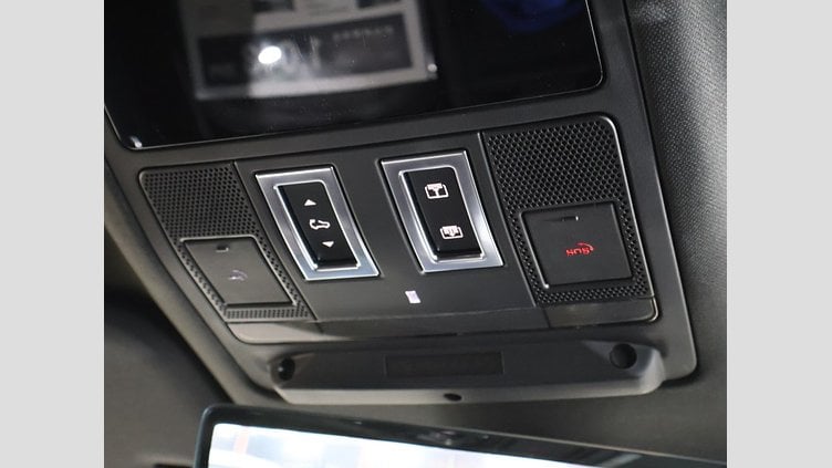 2023 認定中古車 Land Rover Defender 110 サントリーニブラック D300 AWD（AT） X