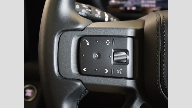 2023 認定中古車 Land Rover Defender 110 サントリーニブラック D300 AWD（AT） X