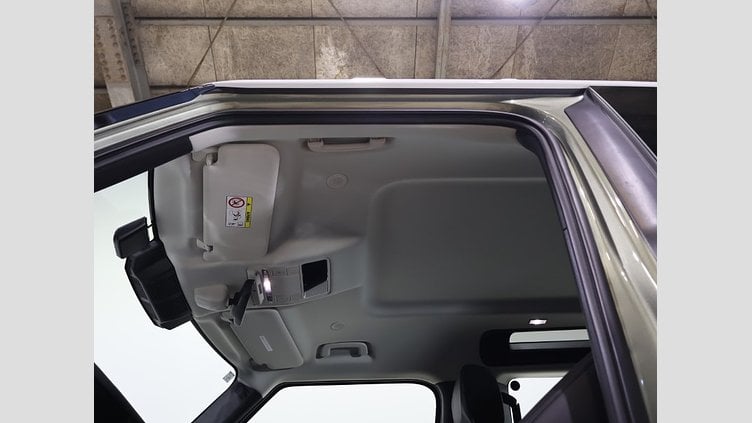 2023 認定中古車 Land Rover Defender 90 パンゲアグリーン P300 AWD（AT） SE