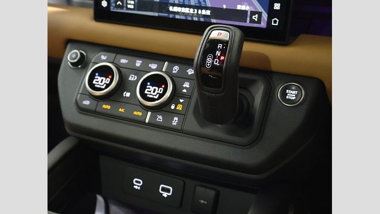 2023 認定中古車 Land Rover Defender 110 サントリーニブラック D300 AWD（AT） X-DYNAMIC HSE