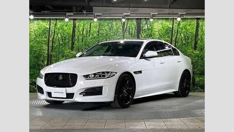 2017 認定中古車 Jaguar XE Fuji White ２WD（８AT） R－スポーツ