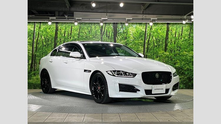 2017 認定中古車 Jaguar XE Fuji White ２WD（８AT） R－スポーツ