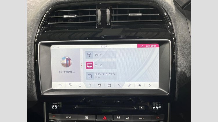 2017 認定中古車 Jaguar XE Fuji White ２WD（８AT） R－スポーツ