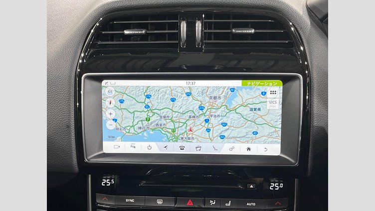 2017 認定中古車 Jaguar XE Fuji White ２WD（８AT） R－スポーツ