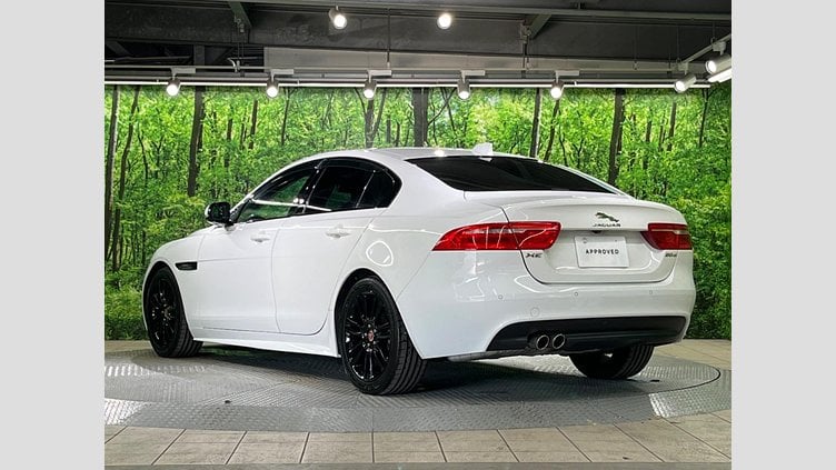 2017 認定中古車 Jaguar XE Fuji White ２WD（８AT） R－スポーツ