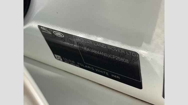 2017 認定中古車 Jaguar XE Fuji White ２WD（８AT） R－スポーツ