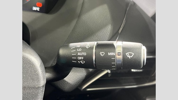 2017 認定中古車 Jaguar XE Fuji White ２WD（８AT） R－スポーツ